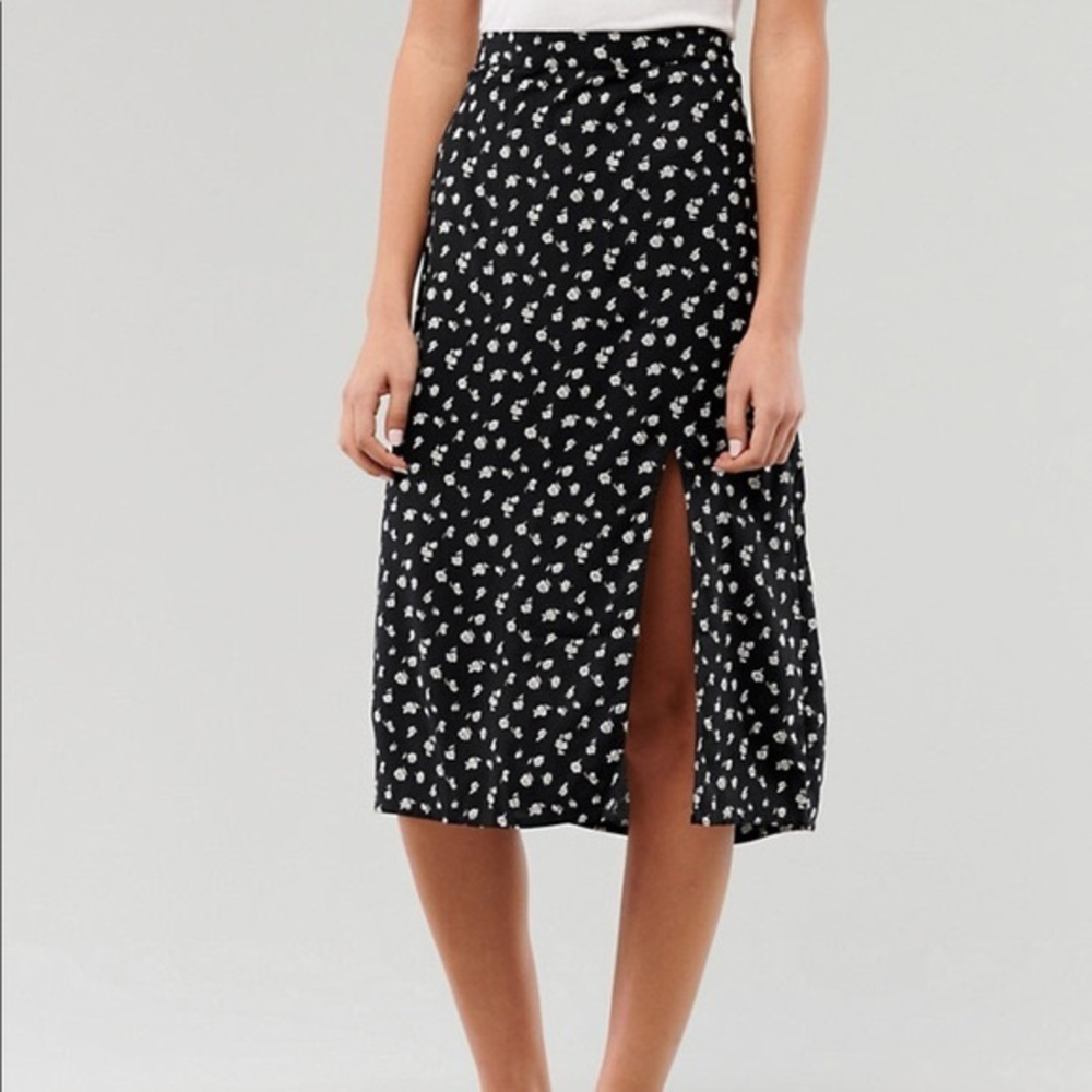 Hollister Black and White Floral High Rise Midi Skirt